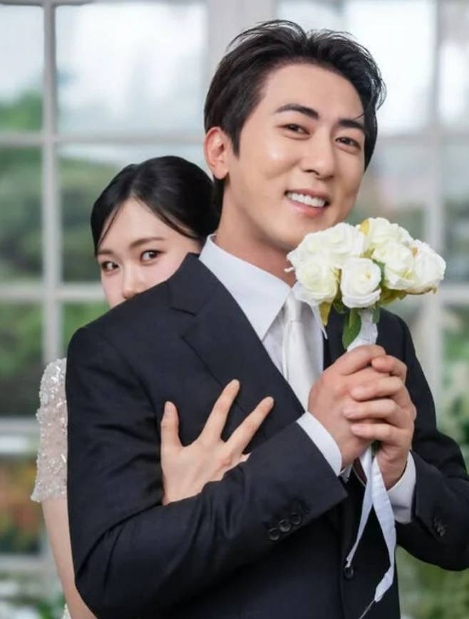 김원훈 - 엄지윤 웨딩 화보