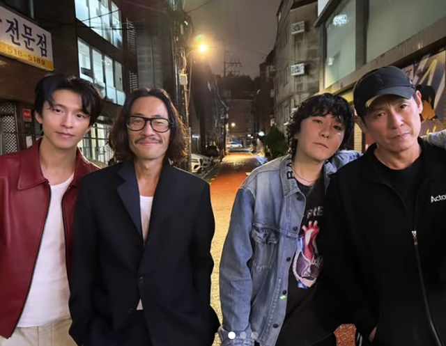 (왼쪽부터) 배우 홍경, 류승범, 변성현 감독, 그리고 설경구. 변성현 감독 SNS
