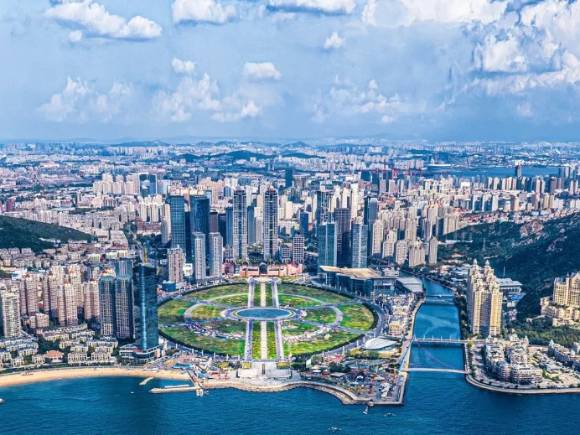 A씨는 대련 3번 갈 돈으로 울릉도 2박 3일 여행을 간다고도 설명했다. 사진은 대련 전경. [사진=요모]