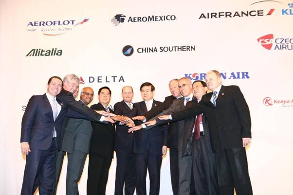▲2009년 열린 항공 동맹체 ‘스카이팀(Skyteam)’ 회원사 최고경영자(CEO) 회의 직후 기자간담회 모습
