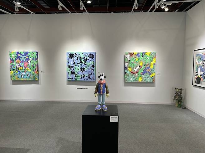 스티브 헤링턴의 익살스런 작품으로 부스를 채운 대만의 밍디안 갤러리. /강은영