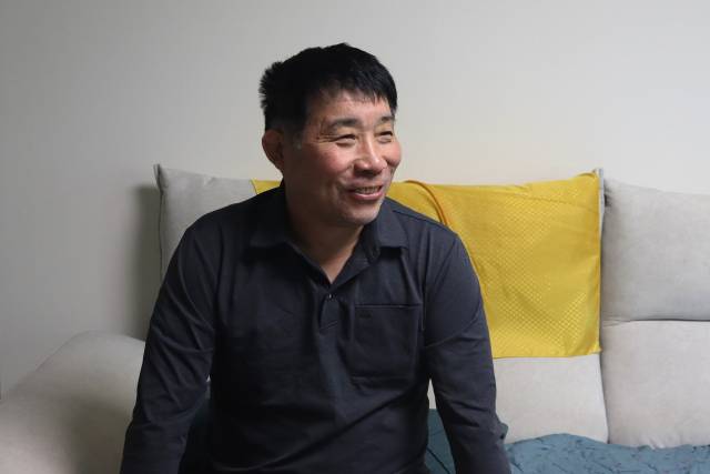 등대장학회 이사 윤성여씨가 서울경제신문과 인터뷰 중 웃어보이고 있다. 김수호 기자