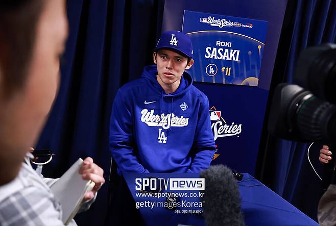 ▲ 시리즈는 어쨌든 로저스센터로 다시 돌아올 가능성이 크고, 사사키는 그에 대비해 마운드의 감각을 익히는 등 만반의 준비를 했다