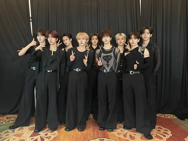 크래비티, 팬콘 투어 '데어 투 크레이브' 성료..'퍼포비티' 에너지 폭발