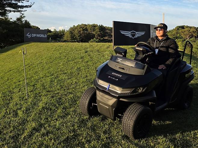 메이트모빌리티의 전기카트 '싱글'이 최근 끝난 DP 월드투어, KPGA 투어 공동 주관 대회인 제네시스 챔피언십에 경기위원용 카트로 공급됐다.