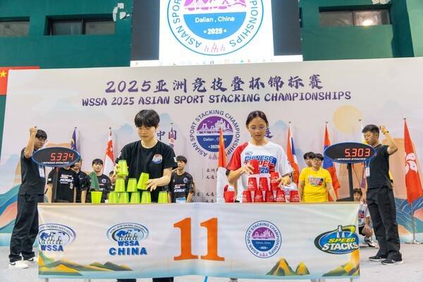 24일부터 26일까지 중국 대련에서 열린 2025 세계스포츠스태킹협회(WSSA) 아시안 챔피언십에서 종합 3위를 차지한 한국 국가대표팀 경기 시상식 모습. /사진=대한스포츠스태킹협회