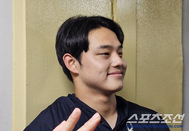 인터뷰에 임한 문동주. 김영록 기자