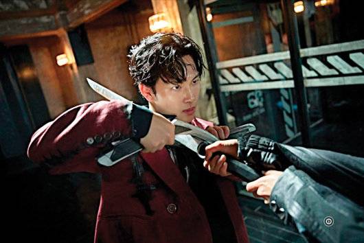 임시완이 천부적인 킬러 사마귀(이한울)로 분해 새로운 모습을 선보였다.