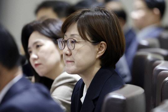 김현지 제1부속실장이 지난 21일 용산 대통령실에서 열린 국무회의에 참석해 있다. 연합뉴스