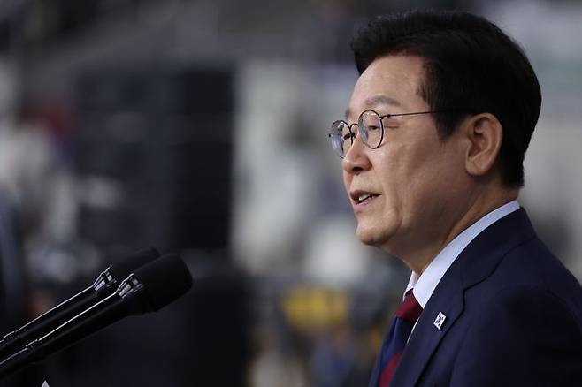 이재명 대통령이 지난 17일 부산아시아드주경기장에서 전국체전 개막식 기념사를 하고 있다. ⓒ연합뉴스