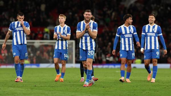 제임스 밀너(가운데, 브라이턴앤드호브앨비언). 브라이턴앤드호브앨비언 X 캡처
