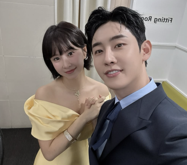 트로트 가수 은가은 박현호 부부가 결혼 6개월 만에 임신 소식을 전했다. 은가은 SNS