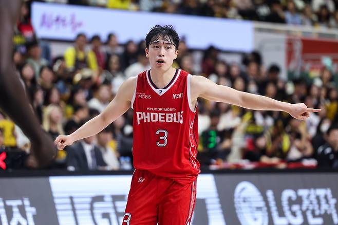 지난 25일 창원 LG전에서 경기를 조율하는 박무빈. KBL 제공