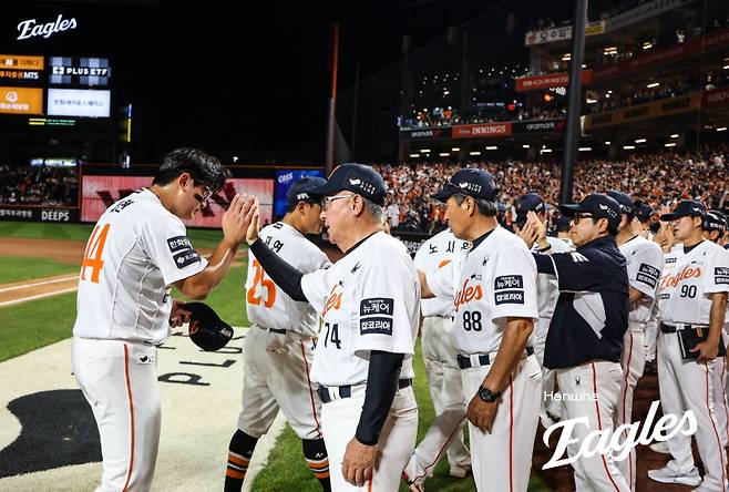 김경문 한화 감독이 29일부터 열리는 한국시리즈 3차전에서 어떤 불펜 운영을 보여줄지 주목된다. 