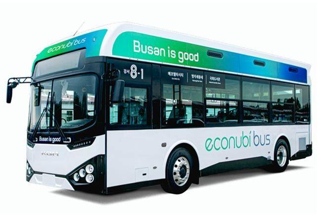 30일 운행을 시작하는 ‘에코누비(econubi) 버스’. 부산시는 에코델타시티와 명지국제신도시, 하단역을 잇는 친환경 전기 저상버스 노선을 개통하며 전국 첫 ‘신도시 대중교통사업’을 실현했다./부산시 제공