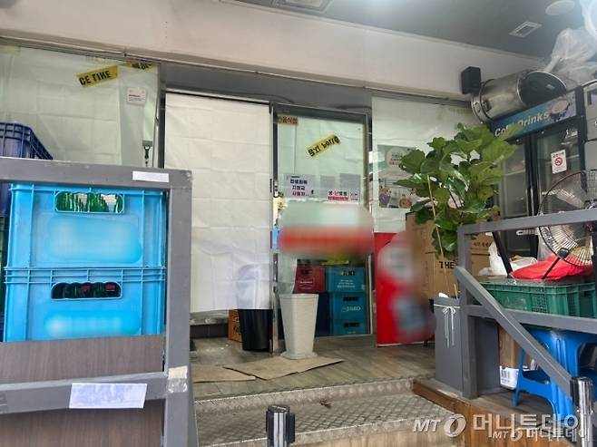 27일 오전 서울 강북구 수유동 한 식당 모습. 서울 강북경찰서는 전날 오후 해당 식당에서 60대 남성 A씨를 살인미수 혐의로 현행범 체포했다. /사진=김지현 기자.