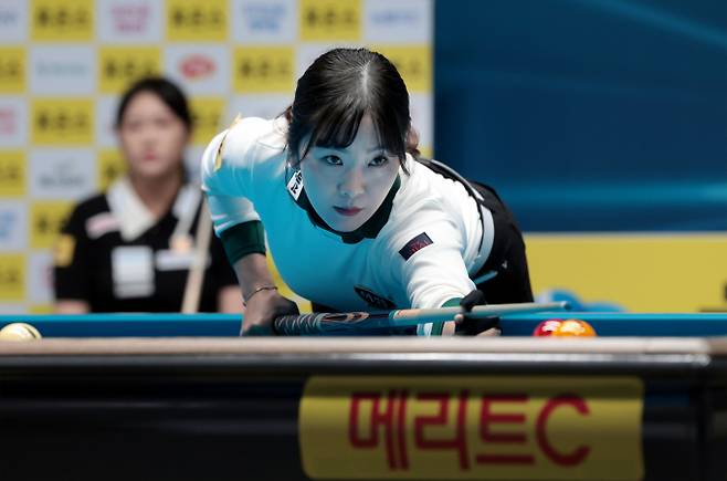 하림 김상아가 NH농협카드 김민아에 밀려 아쉬운 준우승을 차지했다. 사진은 27일 경기 고양킨텍스 PBA스타디움에서 열린 2025-26시즌 6차 투어 휴온스 PBA-LPBA 챔피언십 LPBA 결승에서 준우승을 차지한 김상아. /사진=프로당구협회(PBA) 제공