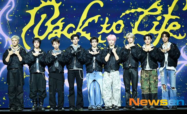 사진=왼쪽부터 의주, 후마, 케이, 니콜라스, 유마, 조, 하루아, 타키, 마키