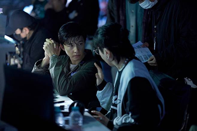 넷플릭스 영화 '굿뉴스'는 1970년 3월 일본에서 납치돼 북한으로 향하던 항공기를 평양공항으로 위장한 김포공항에 착륙시키며 발생한 이른바 '요도호 납치 사건'을 재구성한 작품이다. 넷플릭스 제공