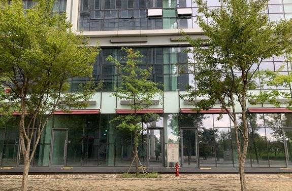 세종시 대평동 금강 수변에 잘 지어진 건물도 텅 비어 있었다. 구자홍 기자