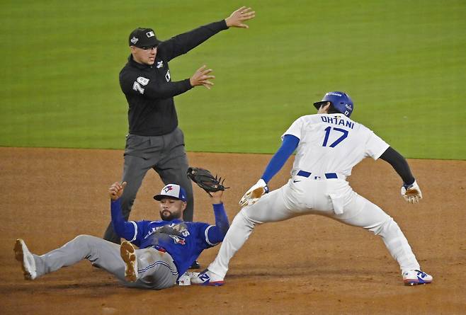 9회말 2루 도루를 실패하는 오타니 쇼헤이.  로스앤젤레스 | UPI연합뉴스