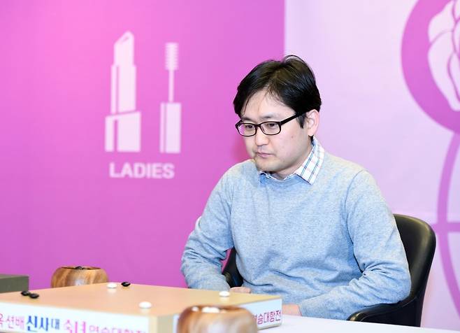 입단 31년 만에 입신에 오른 김명완 9단 [한국기원 제공. 재판매 및 DB 금지]