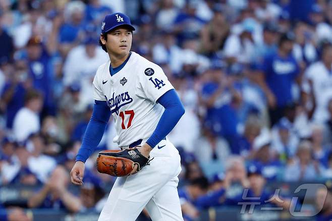 LA 다저스 투수 오타니 쇼헤이가 29일(한국시간) 열린 토론토 블루제이스와 2025 메이저리그 월드시리즈 4차전에 선발 등판했지만 승리 투수 요건을 충족하지 못했다. ⓒ AFP=뉴스1