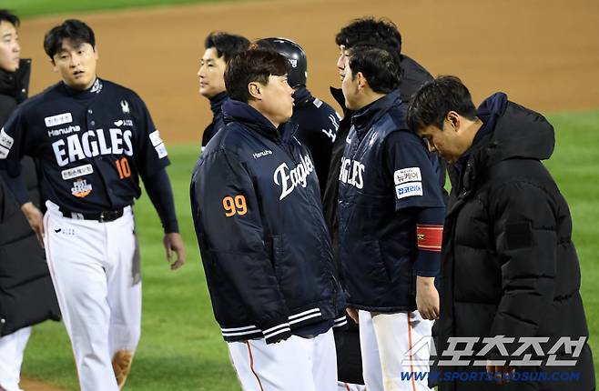 아무도 예상하지 못했던 류현진(3이닝 7실점)의 조기 강판이 컸다. 잠실=박재만 기자 pjm@sportschosun.com