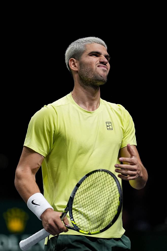 경기가 뜻대로 풀리지 않는 듯한 표정을 짓는 알카라스. GettyimagesKorea
