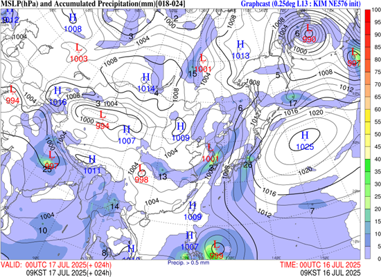 인공지능(AI) 기반 기상예측모델 ‘그래프캐스트(GraphCast)’가 지난 7월 16일 '협정 세계시 0시‘(00UTC)에 예측한 17일 00UTC의 6시간 누적 강수 및 평균 해면기압. 한국기상학회 제공