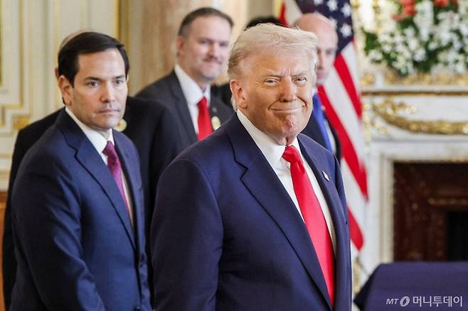 (도쿄 로이터=뉴스1) 김경민 기자 = 도널드 트럼프 미국 대통령이 28일 일본 도쿄 모토아카사카 영빈관에서 열린 미일 정상회담에 앞서 미소를 짓고 있다. 2025.10.28  ⓒ 로이터=뉴스1  Copyright (C) 뉴스1. All rights reserved. 무단 전재 및 재배포,  AI학습 이용 금지.