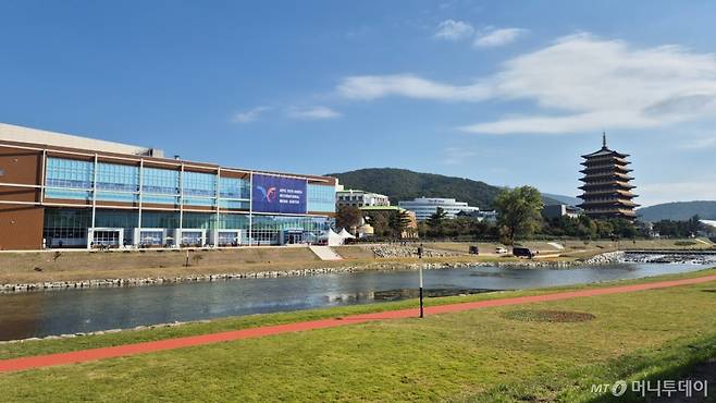 29일 경북 경주 보문관광단지 내 마련된 국제미디어센터(IMC) 전경/사진=조성준 기자
