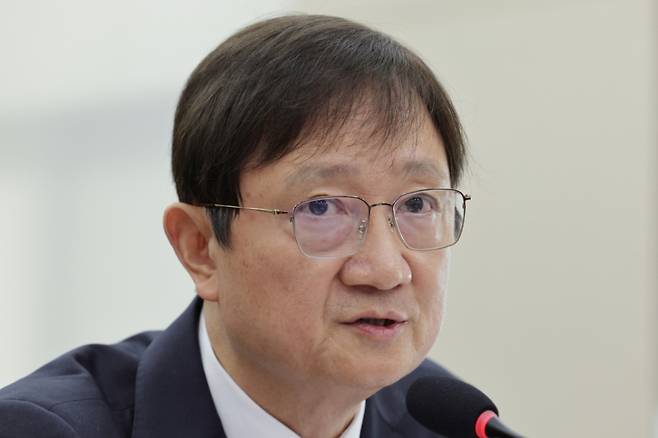 이찬진 금융감독원장이 지난 21일 서울 여의도 국회 정무위원회에서 열린 금융감독원 등에 대한 국정감사에서 의원 질의에 답변하고 있다. /사진=뉴스1