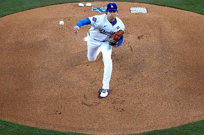 WS '투수' 데뷔전에서 6이닝 4실점 패전을 당한 오타니 쇼헤이. 연합뉴스