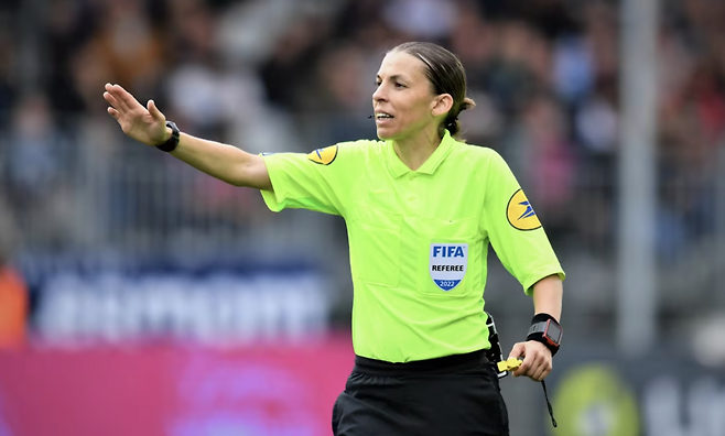 ▲ 남자월드컵 최초 여성심판인 스테파니 프리파르