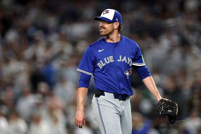 토론토 블루제이스가 29일(한국시간) 미국 캘리포니아주 로스앤젤레스의 다저스타디움에서 2025 미국 메이저리그(MLB) 포스트시즌 LA 다저스와의 월드시리즈(WS) 4차전을 소화한다. 선발투수는 셰인 비버다. AFP 연합뉴스