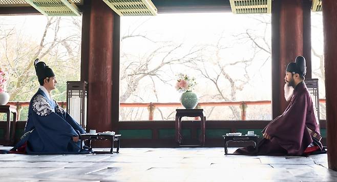 '이강에는 달이 흐른다'