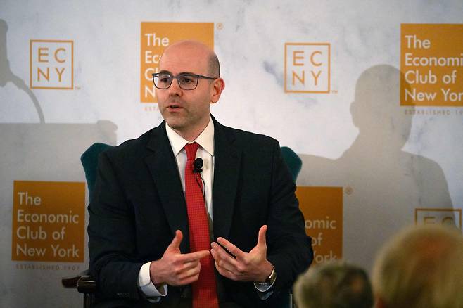 스티븐 미란 연방준비제도이사회 이사가 2025년 9월 22일 뉴욕시에서 열린 뉴욕경제클럽에서 연설하고 있다. /연합뉴스