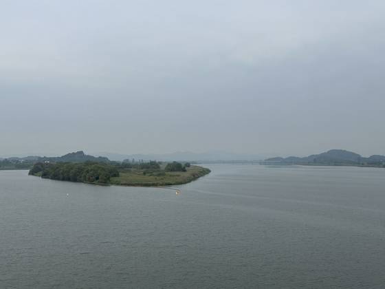 The Nakdong River starts to widen on the northern edges of Changwon, South Gyeongsang on Oct. 2. [JIM BULLEY]