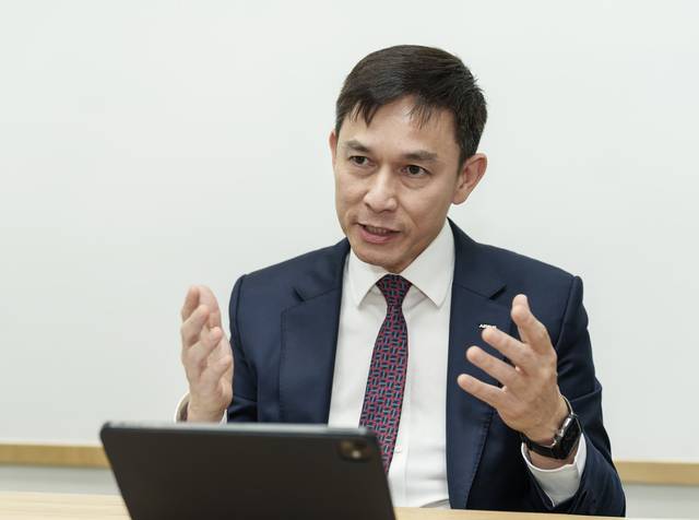 자키르 하미드 에어버스 디펜스 앤드 스페이스 아시아태평양·중국 총괄 대표가 지난 24일 서울 아덱스 2025가 열리고 있던 경기 고양시 일산 킨텍스 에어버스 부스에서 문화일보와 인터뷰를 하고 있다. 에어버스 제공