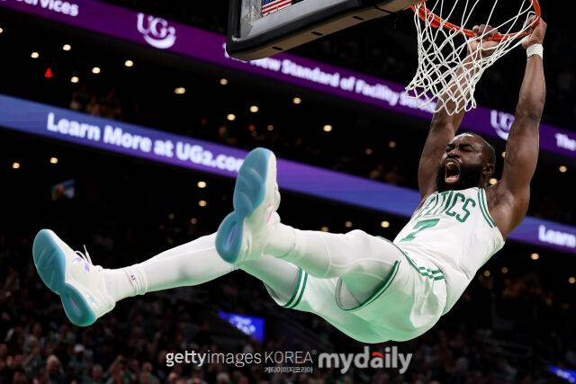 덩크하는 제일런 브라운. /게티이미지코리아