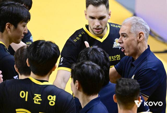 KB손해보험 레오나르도 카르발류 감독./KOVO