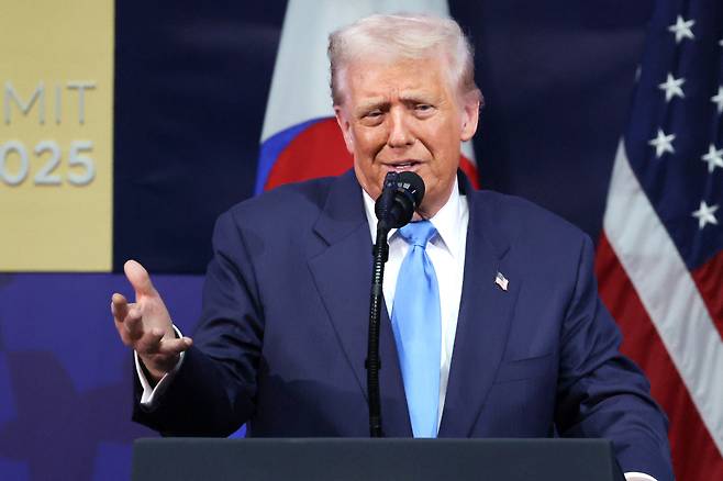 도널드 트럼프 미국 대통령이 29일 경북 경주 예술의전당에서 열린 ‘2025 아시아태평양경제협력체 최고경영자 서밋(APEC CEO SUMMIT)’에 참석해 연설하고 있다. 2025.10.29 [공동취재] [연합]