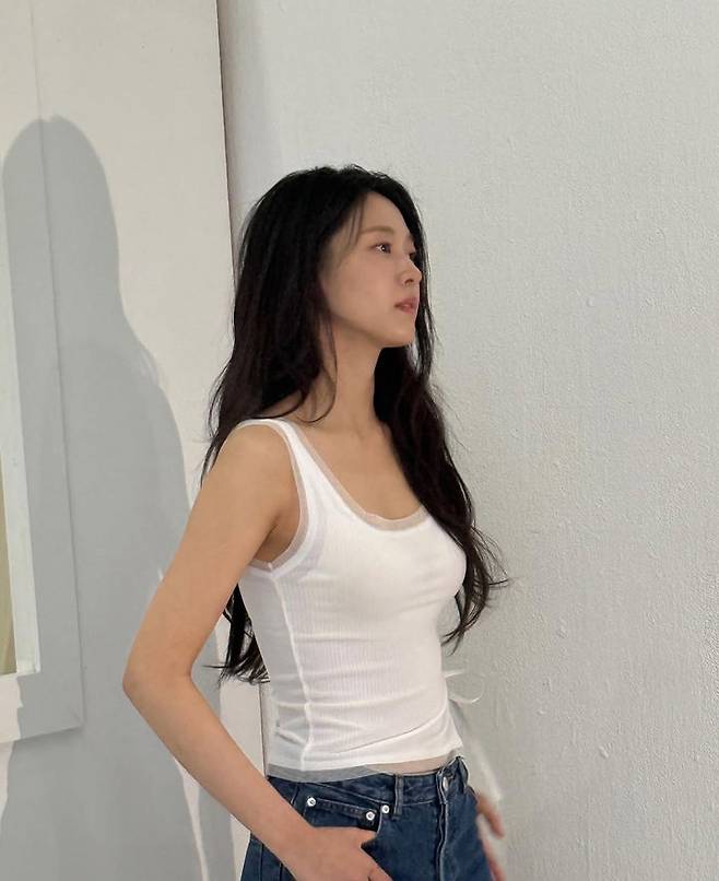 [서울=뉴시스] 배우 설현. (사진=셜헌 인스타그램 캡처) 2025.10.29. photo@newsis.com *재판매 및 DB 금지