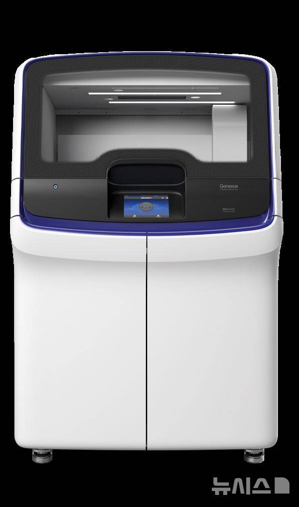 [부천=뉴시스] 정일형 기자 = 차세대-염기서열분석기(GenexusDx-System). (사진=부천성모병원 제공)