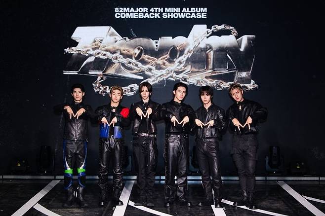 [서울=뉴시스] 그룹 '82메이저가 30일 오후 서울 강남구 일지아트홀에서 열린 네 번째 미니 앨범 '트로피'(Trophy) 발매 기념 미디어 쇼케이스에서 포즈를 취하고 있다. (사진=그레이트엠엔터테인먼트 제공) 2025.10.30. photo@newsis.com *재판매 및 DB 금지