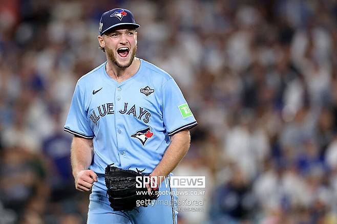 ▲ 토론토 신인 트레이 예세비지가 LA 다저스를 상대로 7이닝 12K 1실점 호투로 승리 투수가 됐다. 예세비지는 2003년생으로 정규 시즌 3경기에 등판했다.