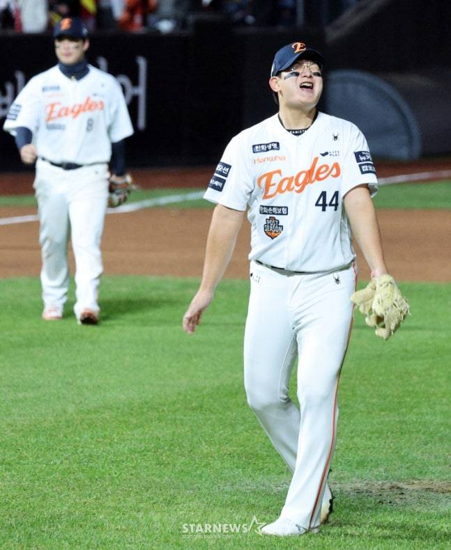 팀 승리를 지켜낸 김서현이 포효하고 있다. /사진=강영조 선임기자