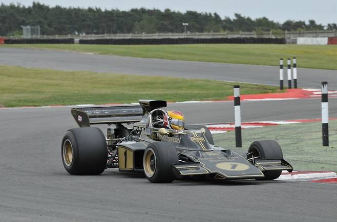 로터스는 단순히 빠른 자동차를 넘어 다양한 기술을 집약해 F1에 뿌리내리기 시작했다. 그 시초는 모노코크 보디부터다. 사진=로터스코리아