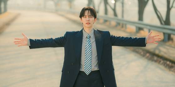 배우 이준호. tvN '태풍상사' 스틸.